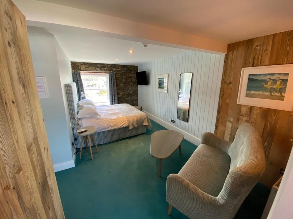 Harbourmaster Hotel 阿博伦 外观 照片