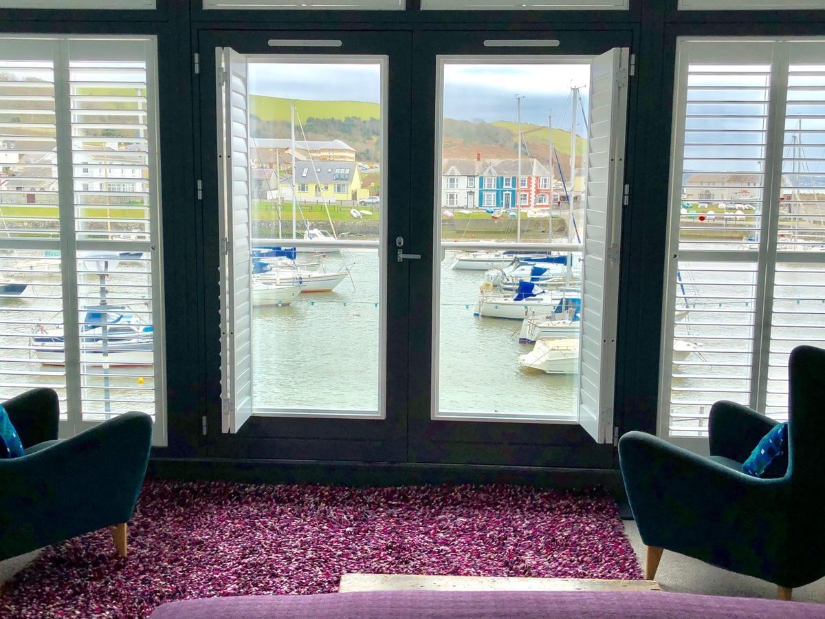 Harbourmaster Hotel 阿博伦 外观 照片