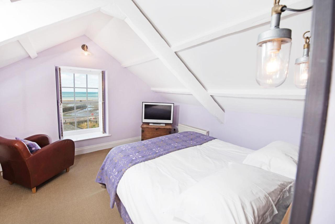 Harbourmaster Hotel 阿博伦 外观 照片